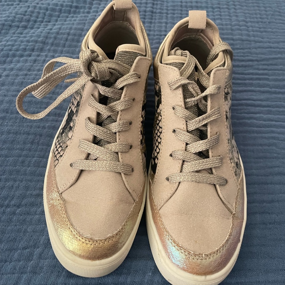 Youth size 3 Steve Madden sneakers